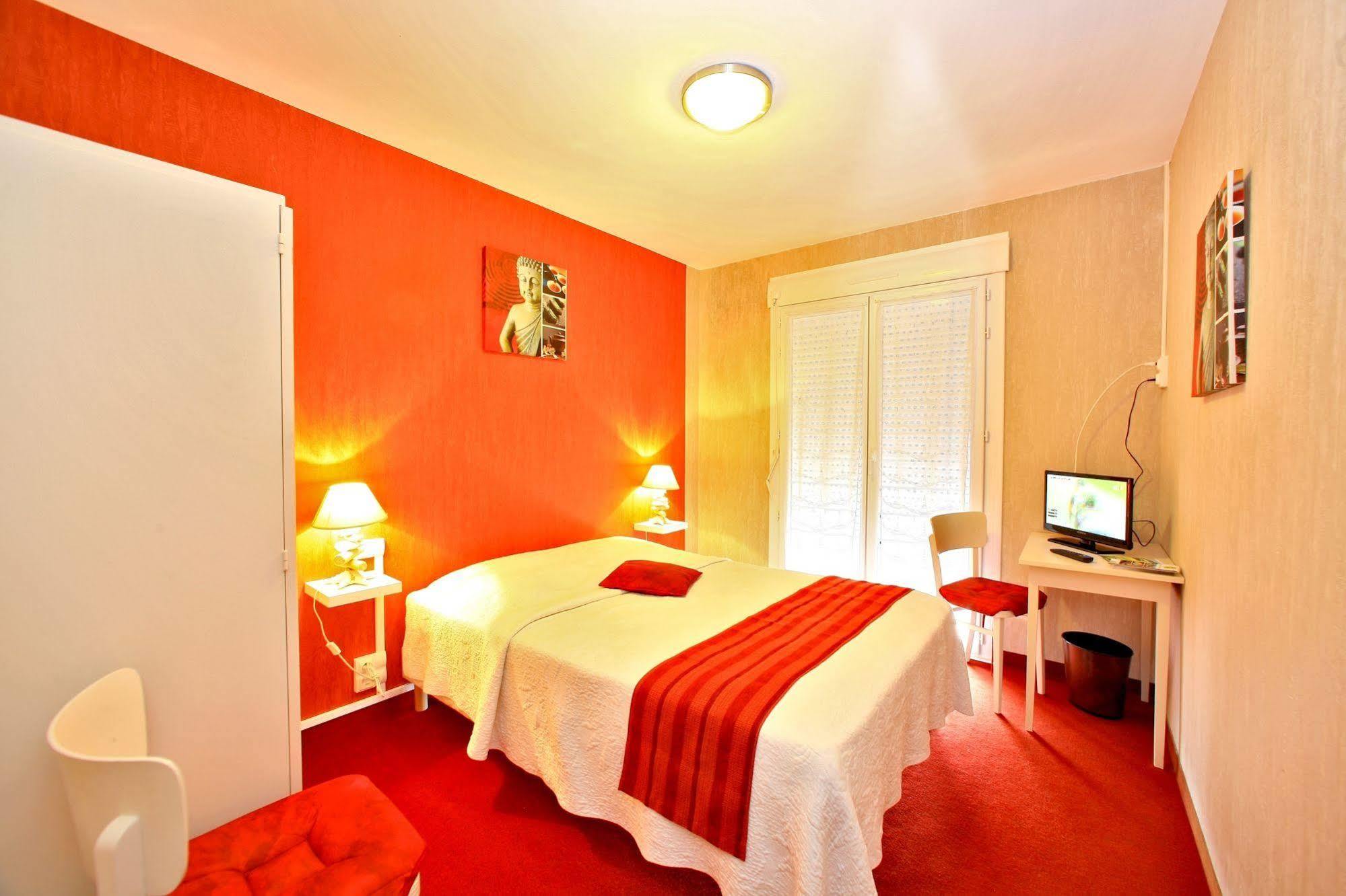Hotel L'Embarcadere Ла-Бар-де-Мон Экстерьер фото