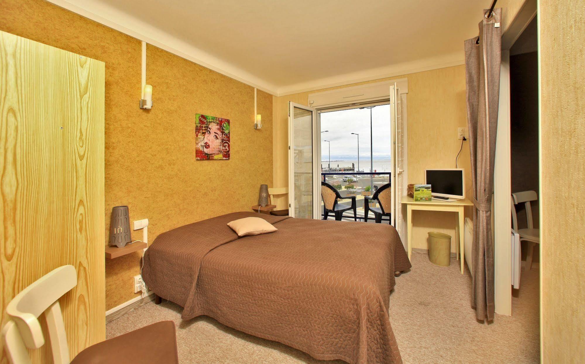 Hotel L'Embarcadere Ла-Бар-де-Мон Экстерьер фото